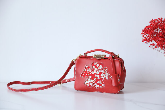 花が咲き】がま口バッグ 本革手作りのレザーショルダーバッグ 総手縫い