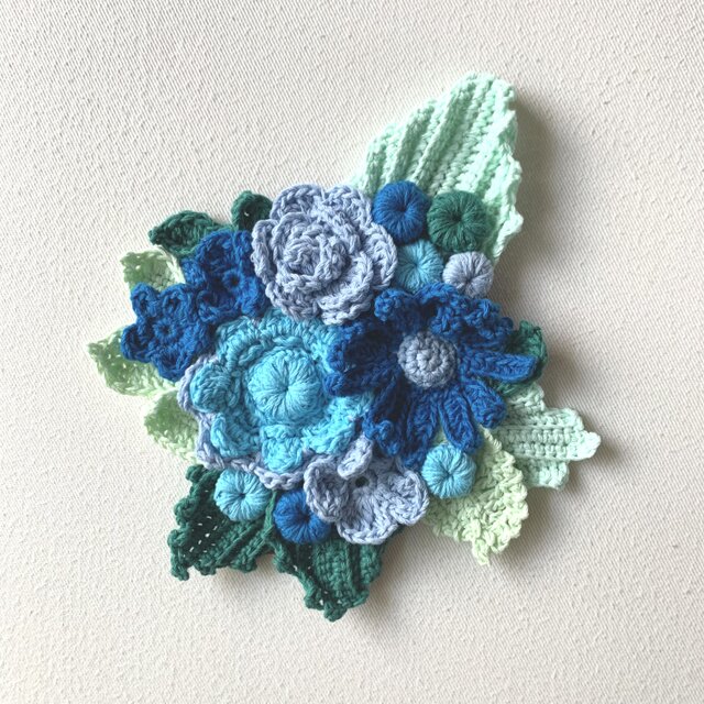 かぎ針編み 花のオーナメント 壁飾り 壁掛け ウォールデコ 刺繍糸