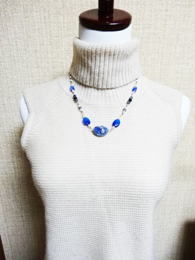 雪の結晶とんぼ玉ネックレス | iichi 日々の暮らしを心地よくする