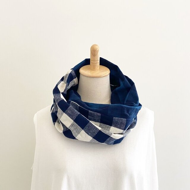 かぶるだけでおしゃれ見え♪ギンガムチェックのスヌード　日本製　オフホワイト×ネイビー　バイカラー