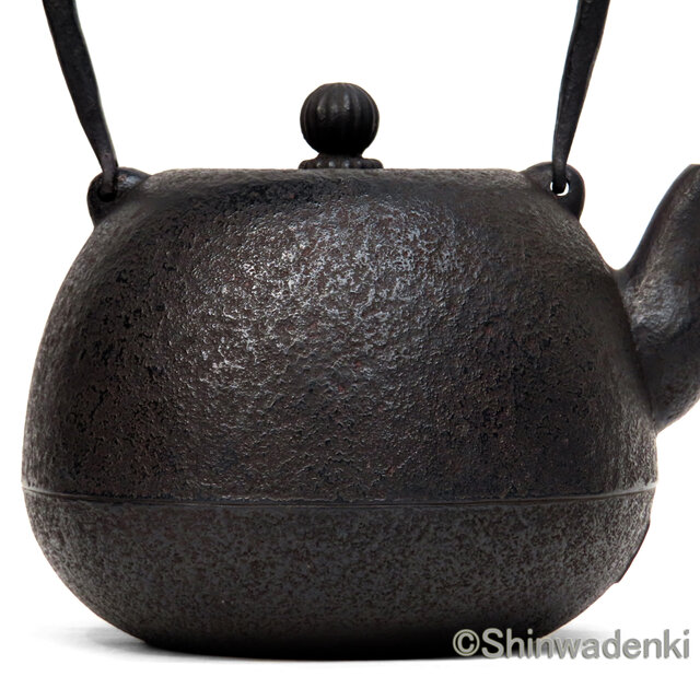 2027年1月仕上がり予定】紅蓮堂 葛巻元作 南部鉄器 特製品 丸形鉄瓶