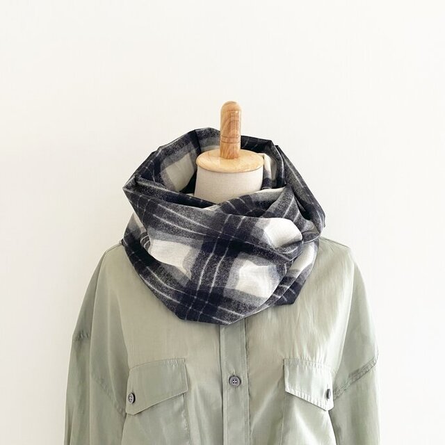 タータンチェック柄のスヌード♪ ロング　二重巻きタイプ♪白黒モノトーン