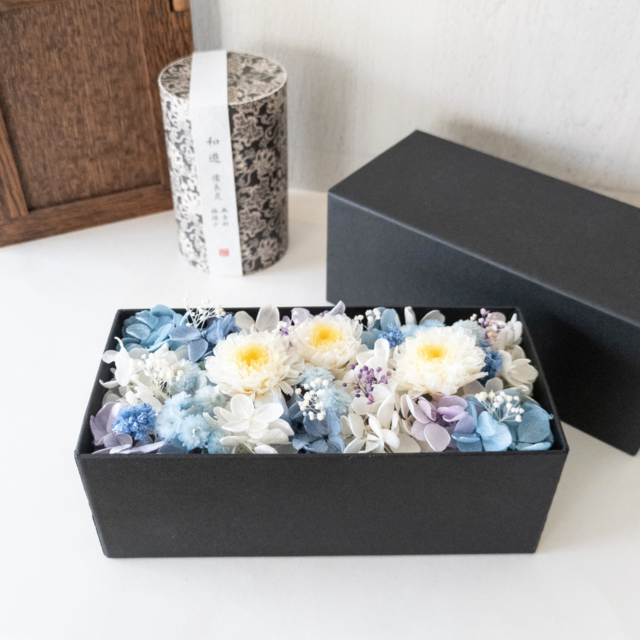 仏花と煙少ない線香セット ｜プリザーブドフラワー／無香／仏壇用／お彼岸・新盆・お悔やみ・お供え