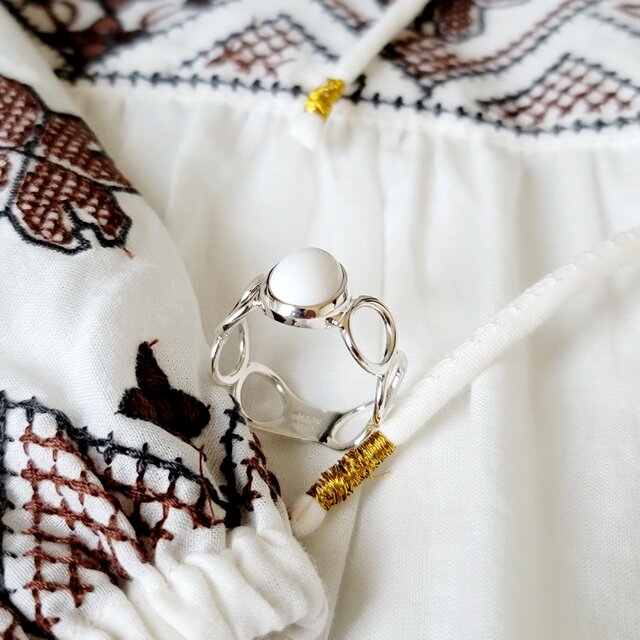 ホワイトオニキス 10＊8mm シルバーリング(送料無料)H-182S | iichi