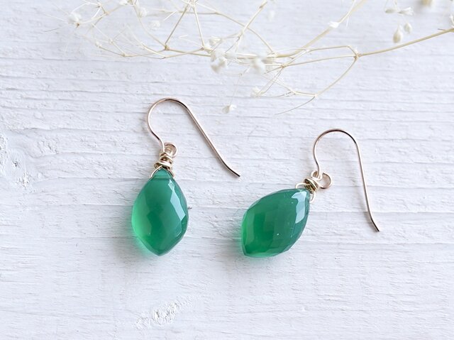 再販♦︎14kgf♦︎⭐︎爽やか⭐︎グリーンオニキス ひとつぶピアス