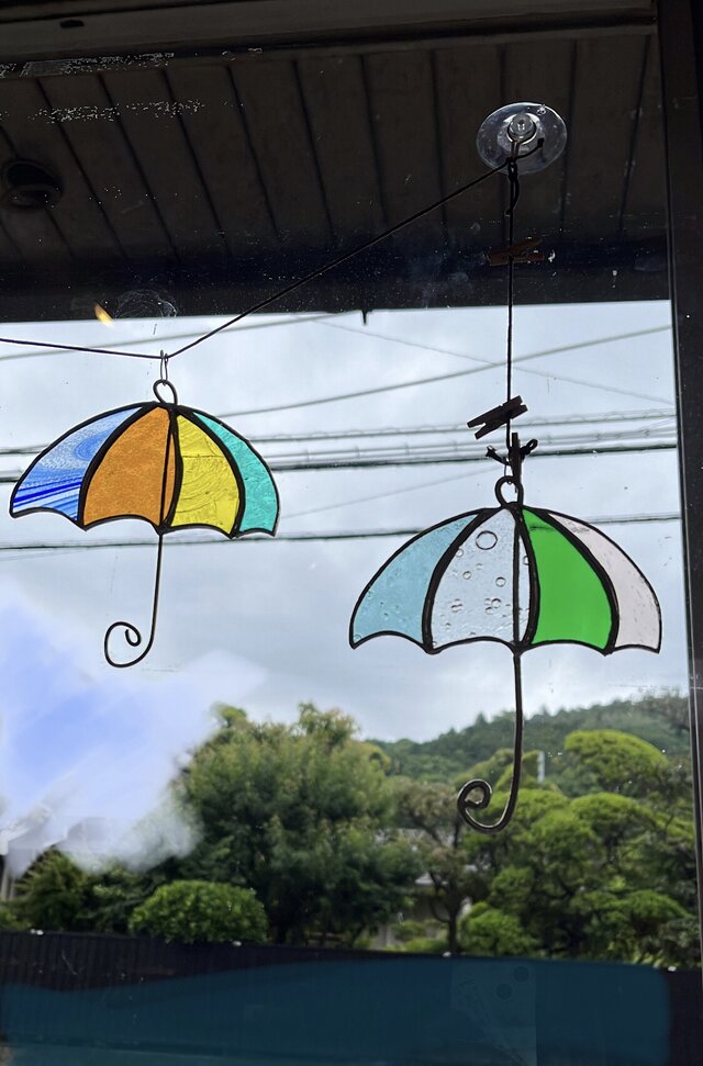 ステンドグラスの傘 透明系グリーン | iichi 日々の暮らしを心地よく