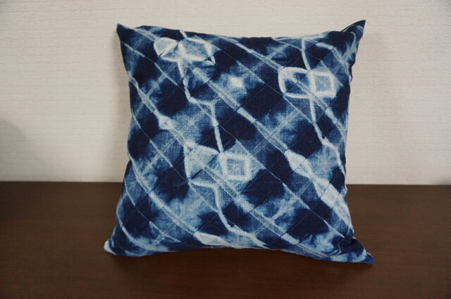 藍染のクッションカバー | iichi 日々の暮らしを心地よくする