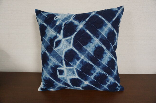 藍染のクッションカバー | iichi 日々の暮らしを心地よくする