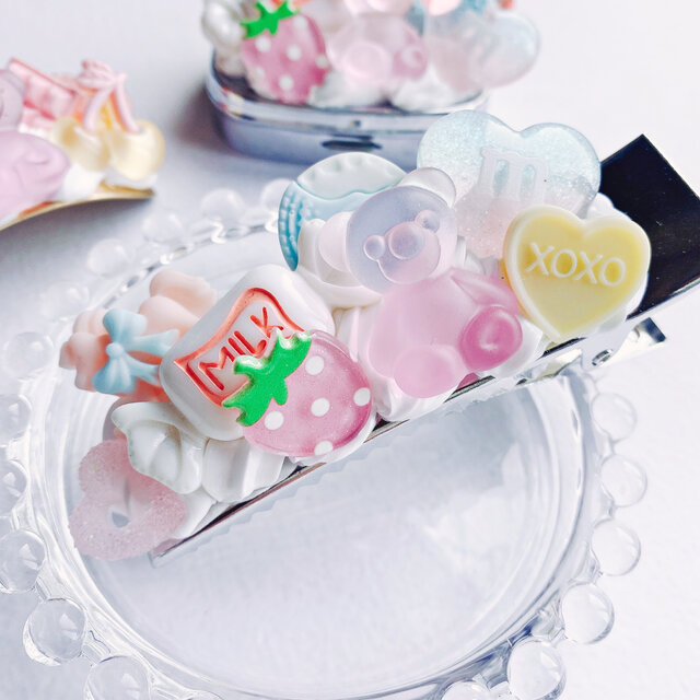 CANDY POP 苺ミルク お菓子のヘアクリップ スイーツデコ フェイク