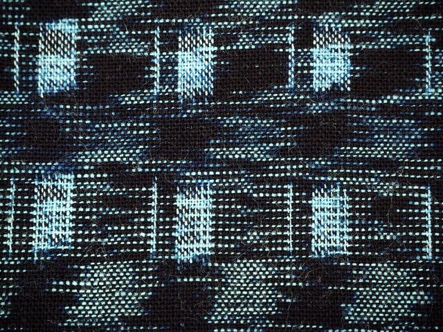 kh0064c 幾何学文様 絣 木綿 ハギレ 270cm / 古布 古裂 藍染 かすり