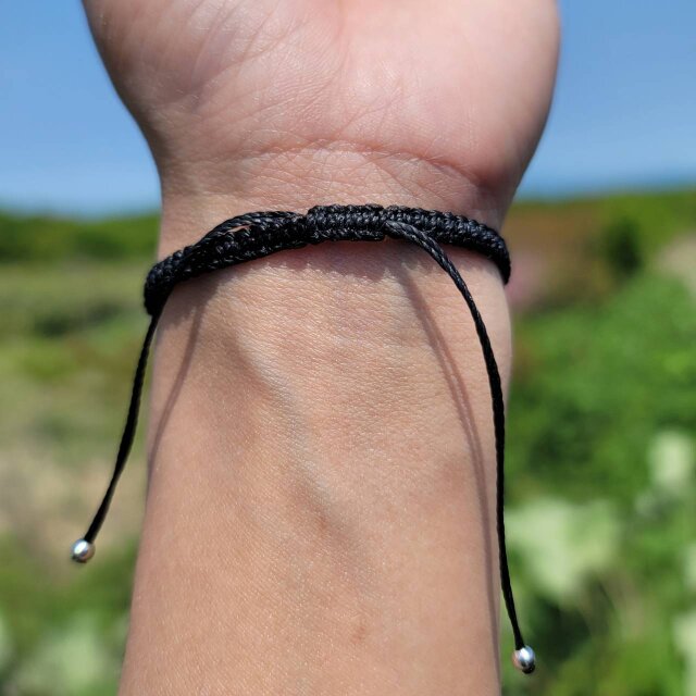 蝦夷鹿の角 紅十勝石 ブレスレット | iichi 日々の暮らしを心地よく