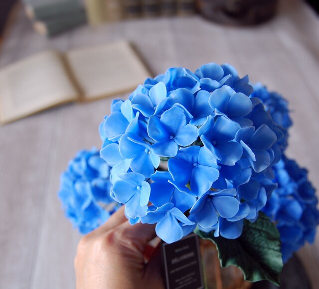 ◇粘土のお花◇ 紫陽花 ブルー 籐 フラワーピッチャーに飾って…A678