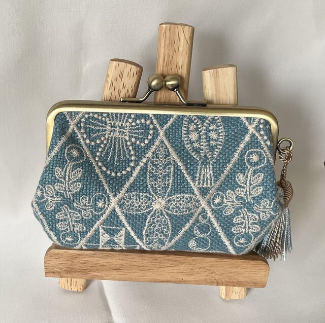 ミナペルホネン　アネモネ刺繍がま口ポーチorお財布 ミナペルホネン アネモネ刺繍がま口ポーチorお財布 ミナペルホネン