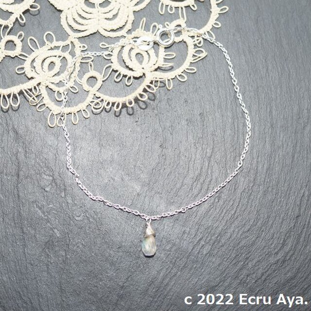 *紅の花*宝石質レインボームーンストーンAAAのブレスレット