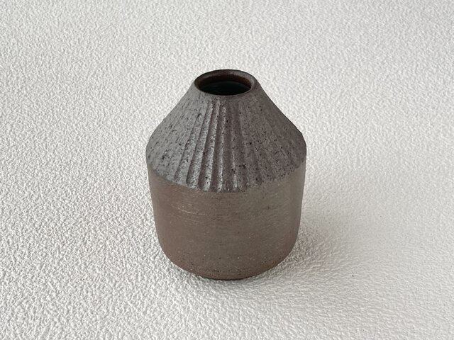 穴窯焼き締め 一輪挿し s-ys-3 | iichi 日々の暮らしを心地よく
