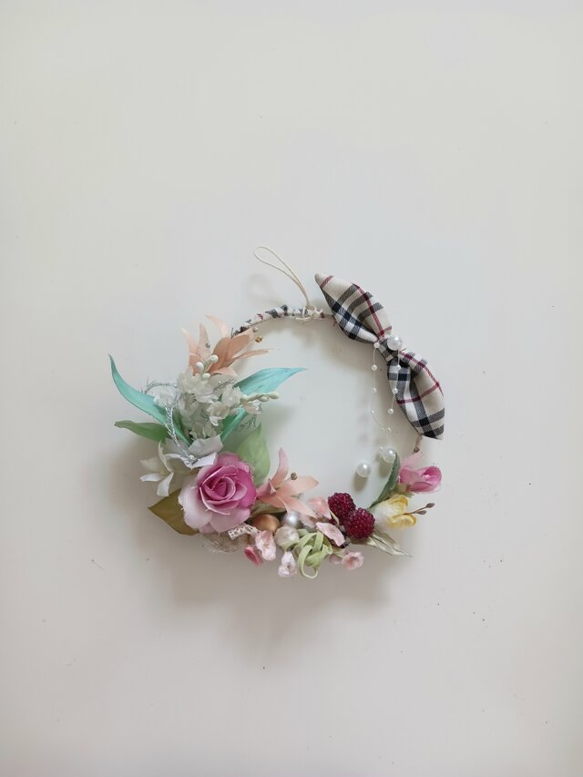 染め布花の花飾り＊すずらんと薔薇のリース | iichi 日々の暮らしを