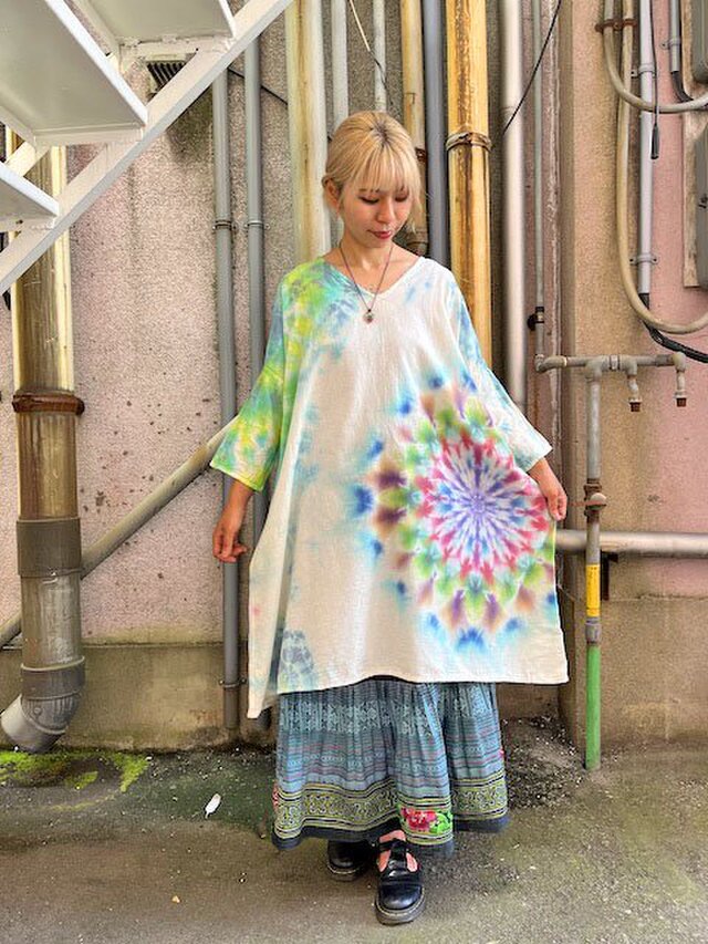 タイダイ染め　ゆったりワンピース　新緑の空や風をイメージした色彩に幻想的な大曼荼羅 HD16-73