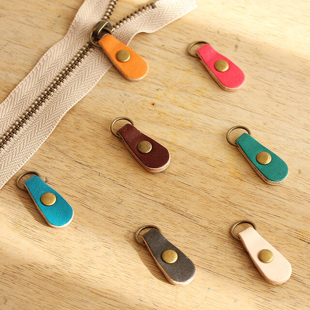 つまみ引き手 (小/丸形)  1個 T-31 【お届けするカラー：ピンク】ファスナー取っ手  牛革  レザー 取手 引手 ツマミ