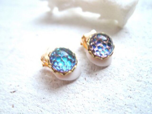 Sea bubble earrings ヘリオグリーン の画像1枚目