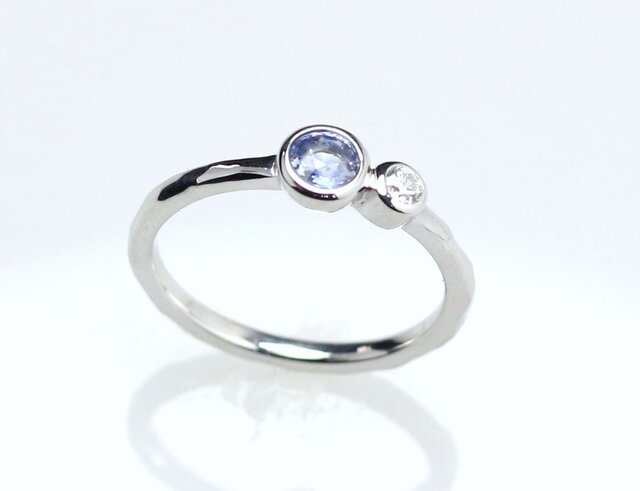 PT900 プラチナ　ブルーサファイア　デザインリング Pt900 ブルーサファイア(UVチェンジ)リング 0.36ct | iichi 日々の