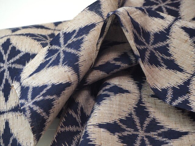 tu0028b 紬 七宝繋ぎ文様 90cm 正絹 / 古布 古裂 japanesesilk