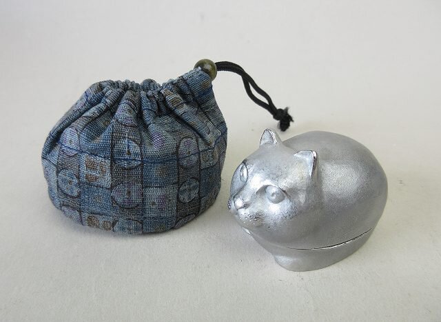 猫の香合 | iichi 日々の暮らしを心地よくするハンドメイドや