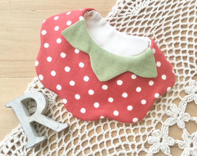 ハンドメイドスタイ　うさみみスタイ　いちご ハンドメイドスタイ うさみみスタイ いちご いちご スタイ