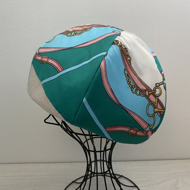 TOPI 綿麻ベージュのベレー(緑スカーフ)の画像1枚目