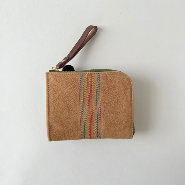 刺繍革財布『虹色ステッチ』ライトブラウンベージュ（ヤギ革）二つ折り☆ミニ財布☆