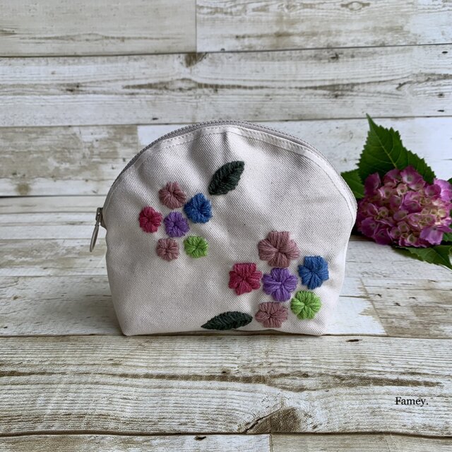 ハンドメイド 手刺繍 花柄 ポーチ - 小物