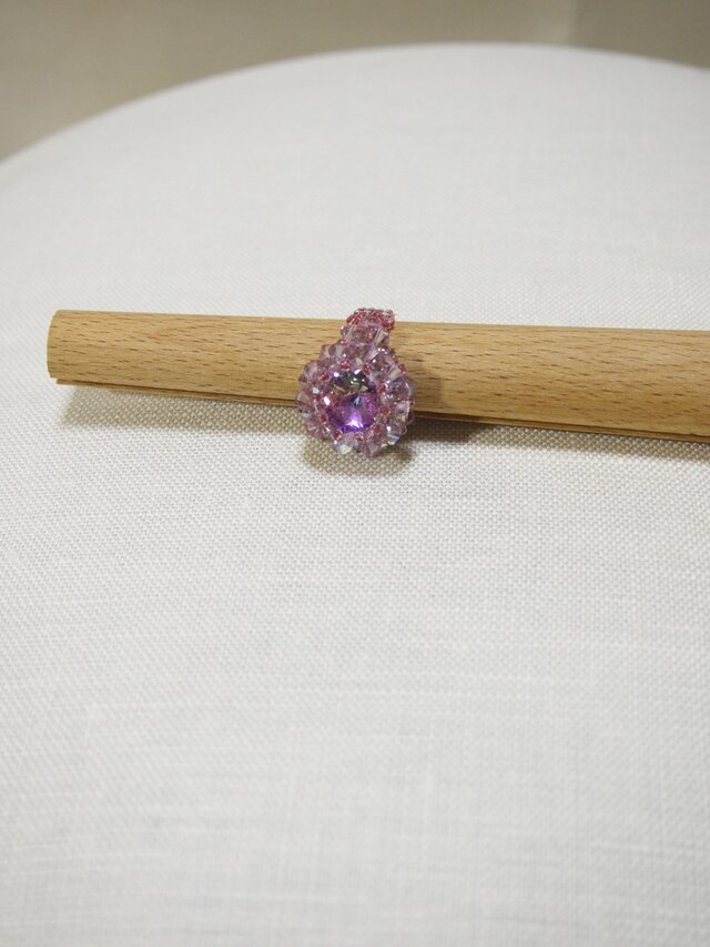 スワロフスキーピンク リングの画像1枚目