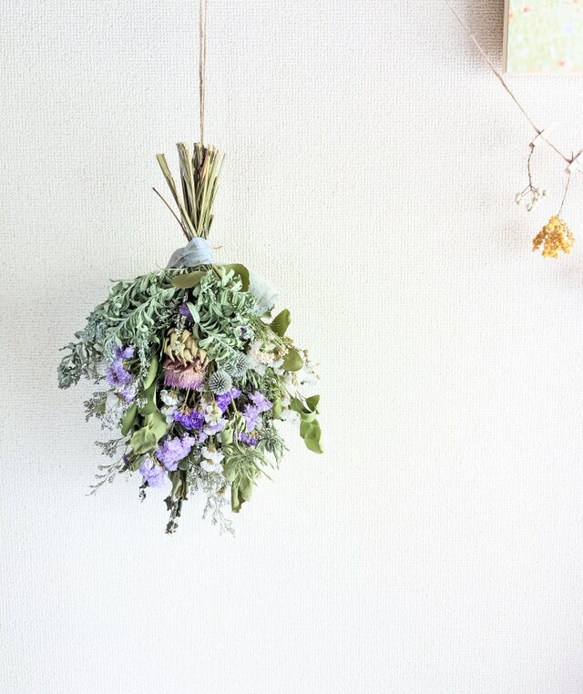 SALE‼︎ユーカリポポラスと紫スターチス、アーティーチョークのレトロなドライフラワースワッグ