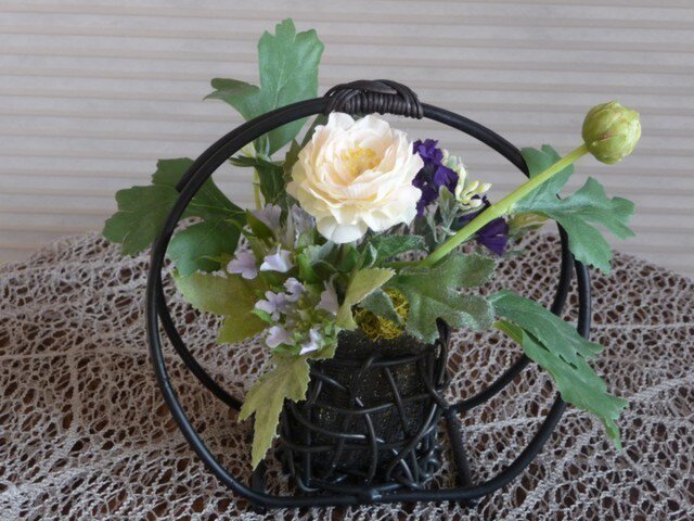 sold 和の花かご(黒)の画像1枚目