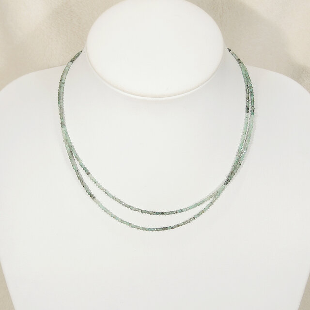 エメラルドとアベンチュリン、SV925の2連ネックレス（天然石、グリーンのグラデーション、5月の誕生石）