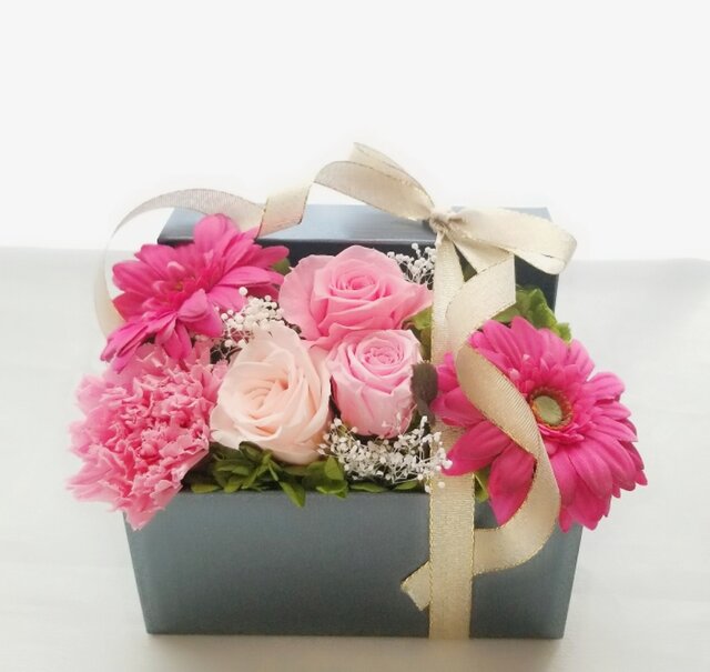 【ハンドメイド】薔薇・カーネーションのフラワーBOX it-62c71171a76b9-1200.jpg