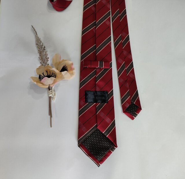 高級正絹ネクタイ】光沢のあるワインレッド系のストライプ柄／西陣織雨