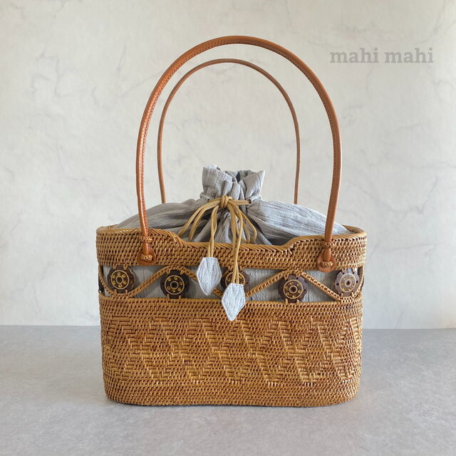 ココナッツチップの南国感♪心地よい通気性のかごバッグ☆ アタバッグ