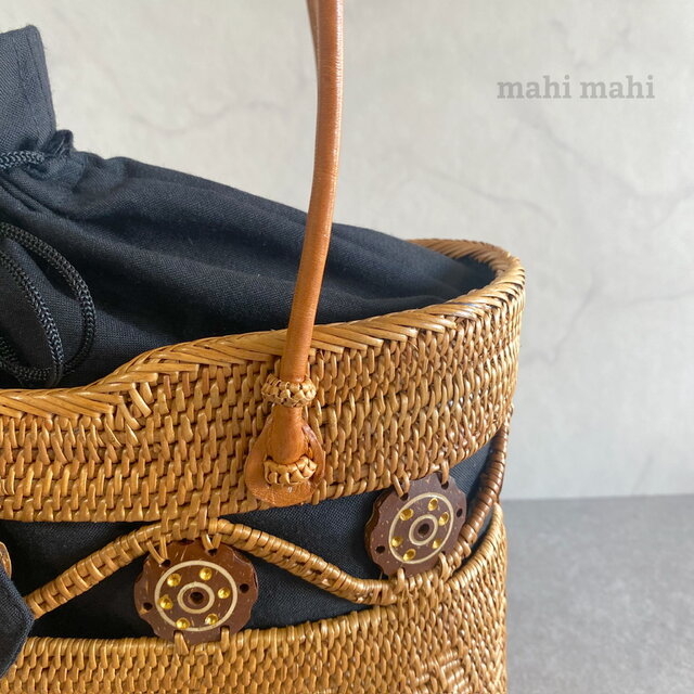 ココナッツチップの南国感♪心地よい通気性のかごバッグ☆ アタバッグ