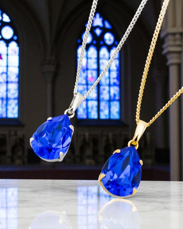 ＊しずくサイズのクリスタルガラスネックレス　マジェスティックブルー＊金具の色が選べます