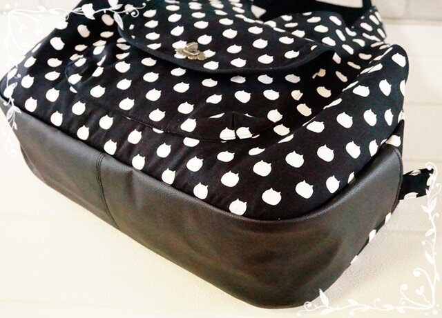 ハンドメイド‥あおりポケット‥ボストンバッグ‥大きいサイズ‥ショルダーにも‥スペイン・インポート生地‥ジャガード ハンドメイド\u2025あおりポケット\u2025ボストンバッグ\u2025大きいサイズ\u2025ショルダー