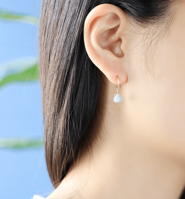 一粒ミルキーアクアマリン(トリリアントカット) K10イヤリング~ESPOIR