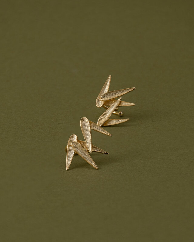 〔K18YGP〕笹の葉 イヤーカフ