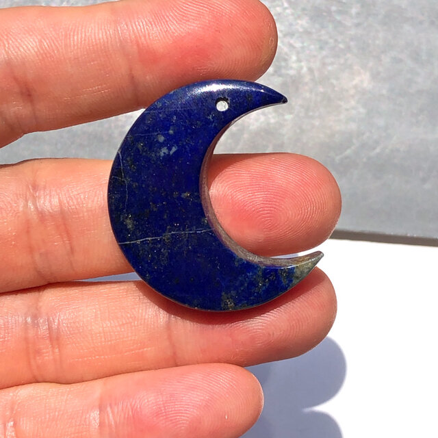 ラピスラズリ[137] 44Cts 33x14mm 月形穴あき ルース ／天然石