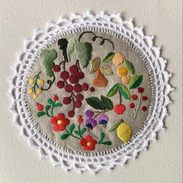 花と果実の刺繍の飾り布 壁飾り 壁掛け タペストリー ドア飾り