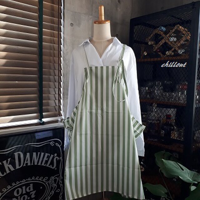 【背中がかわいい】エプロンドレス：抹茶ストライプ【0376】