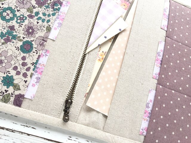 【にゃこ様①】※3点　リバティプリント使用　シンクオブミー紫☆お薬手帳ケース にゃこ様①】※3点 リバティプリント使用 シンクオブミー紫☆お薬手帳