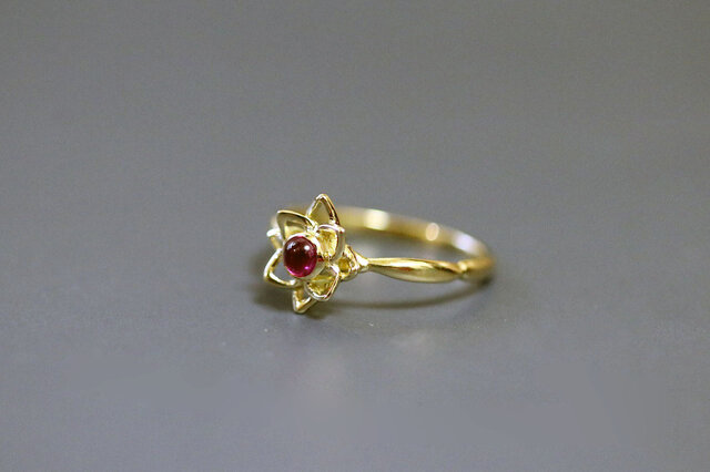 蓮の花のゴールドリングカボションルビー Www Milchberger At
