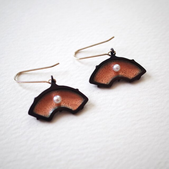 七宝ピアス　扇子