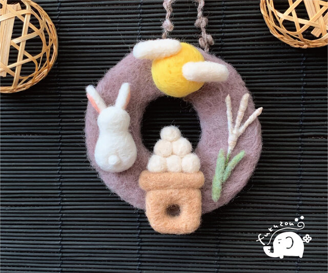 羊毛フェルト クマちゃんブローチ ハンドメイド