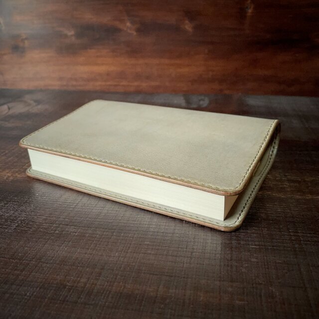 《文庫本サイズ》レザーブックカバー（Tundra）